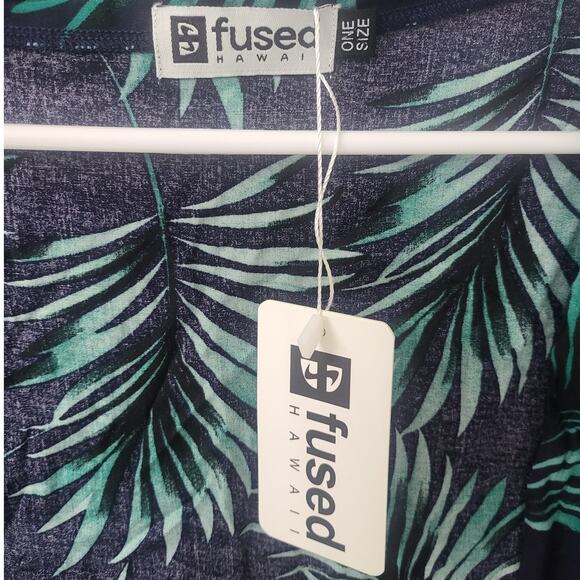 Fused Navy & Green Leaves Short Sleeve Open Top - One Size - NEW - Picture 3 of 4